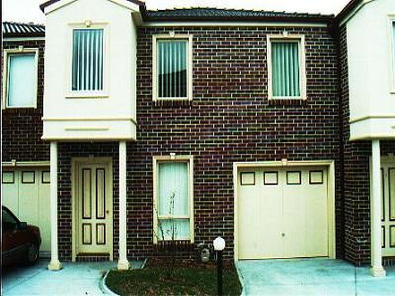 4/4 Rivergum Drive, Mill Park VIC 3082