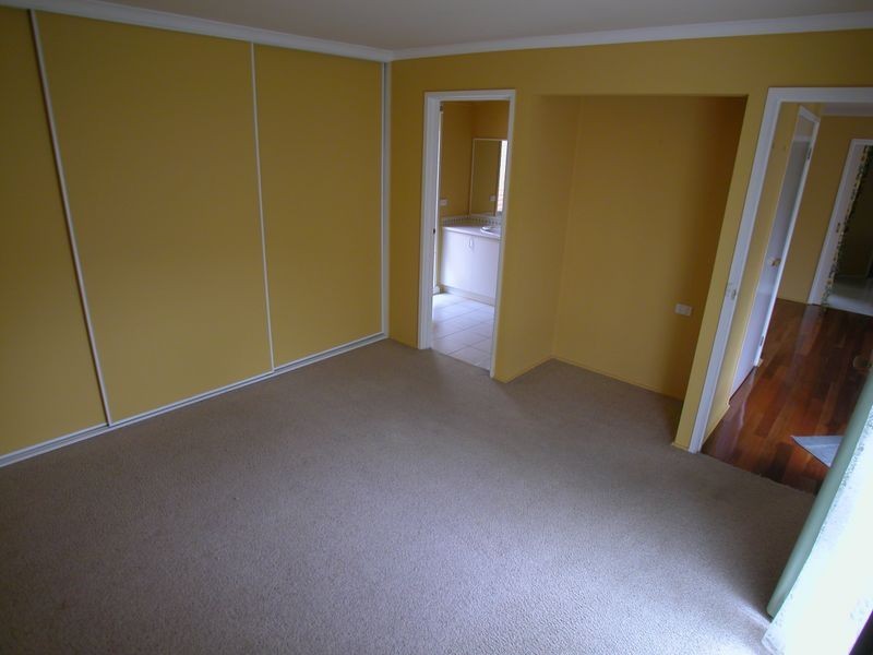 11 Henry Cable Court, Mill Park VIC 3082