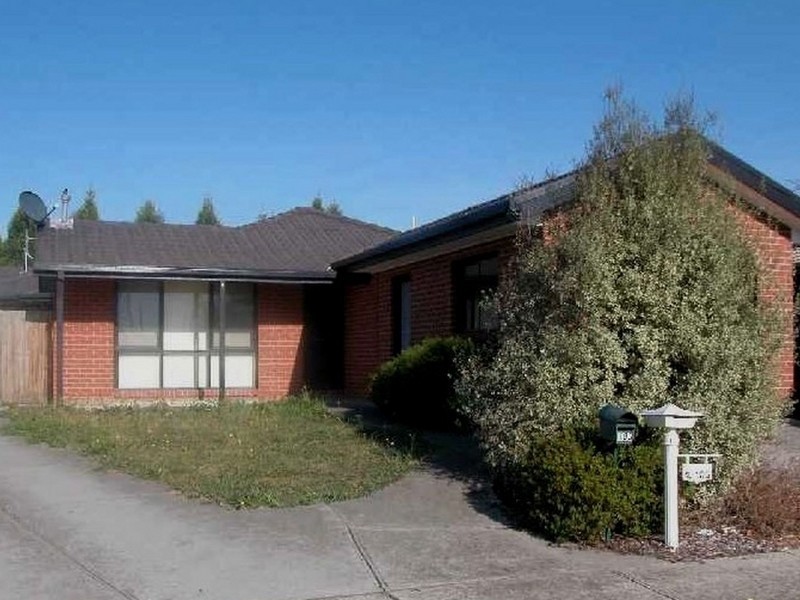 1/105 Hawkes Drive, Mill Park VIC 3082