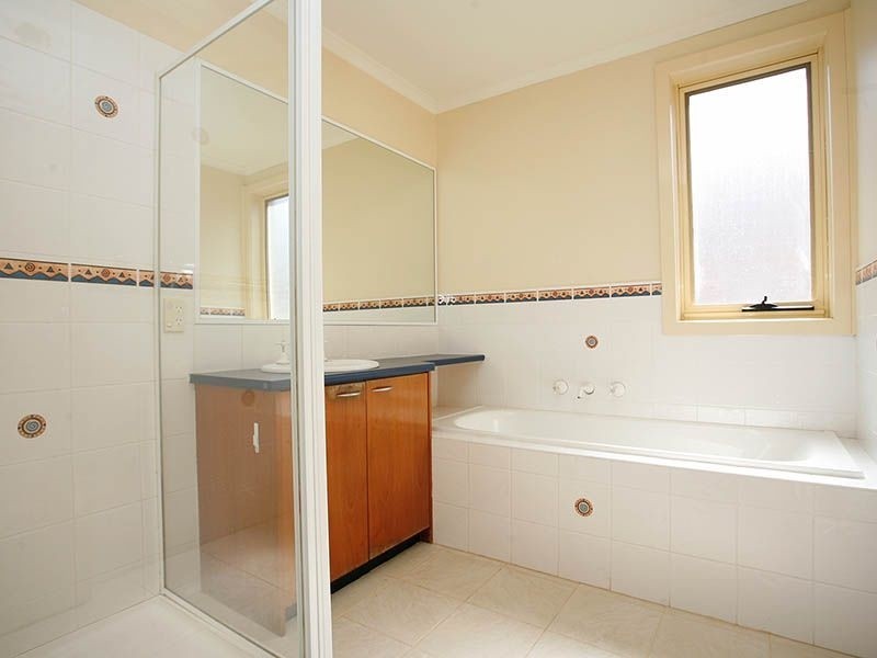 9 Oakden Drive, Bundoora VIC 3083