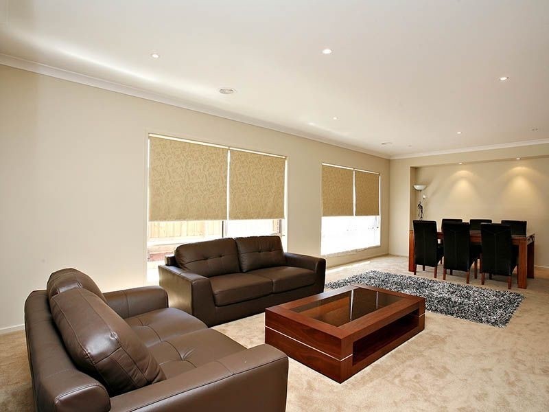 17 Sargood Drive, South Morang VIC 3752