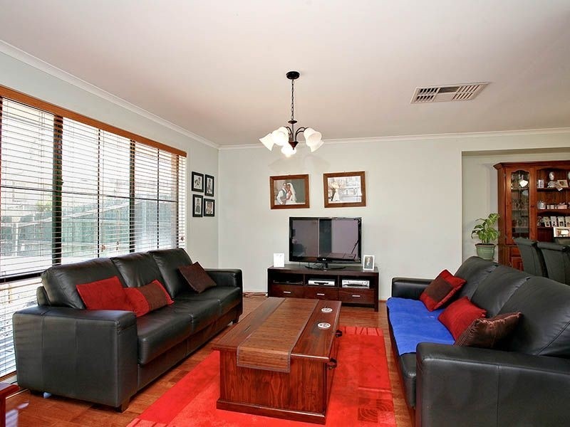 44 Teatree Drive, South Morang VIC 3752