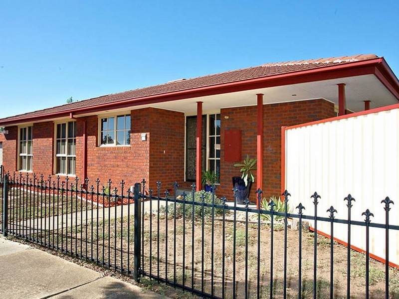 1 Radiata Court, Mill Park VIC 3082