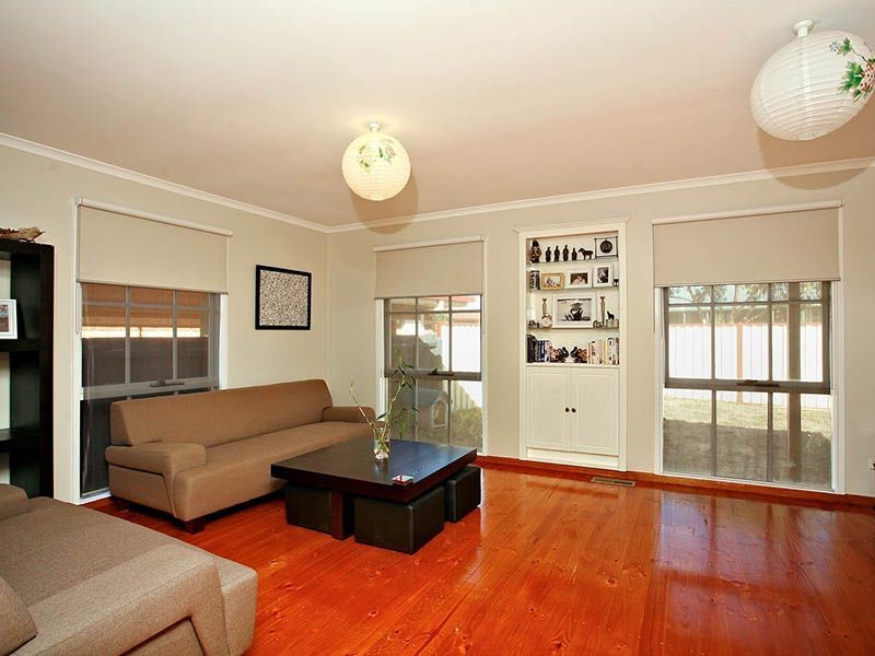 1 Radiata Court, Mill Park VIC 3082