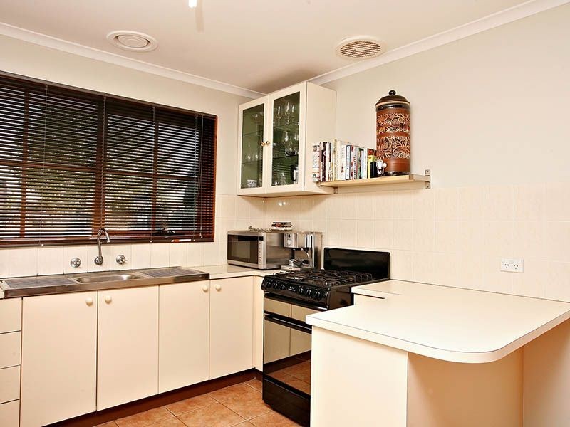 1 Radiata Court, Mill Park VIC 3082