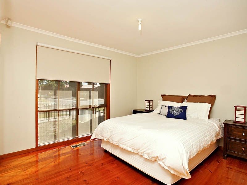 1 Radiata Court, Mill Park VIC 3082
