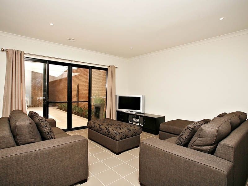 16 Hopkins Street, Mernda VIC 3754