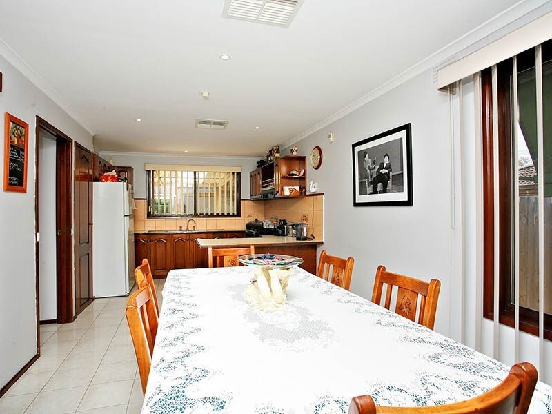 24 Mindoro Crescent, Lalor VIC 3075