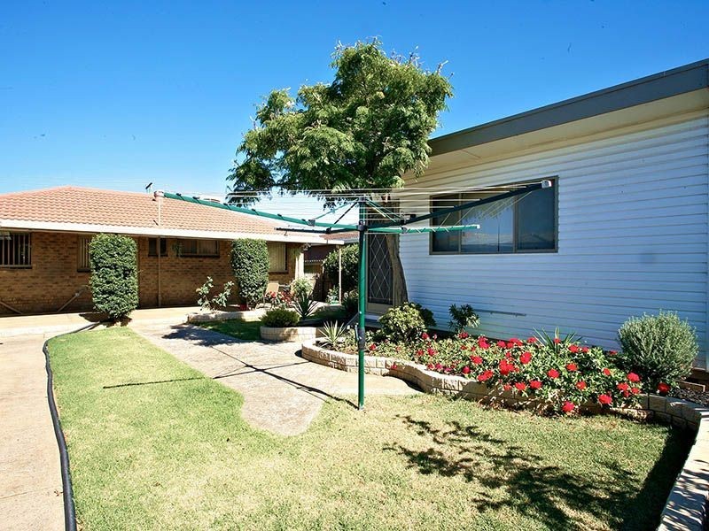 24 Mindoro Crescent, Lalor VIC 3075