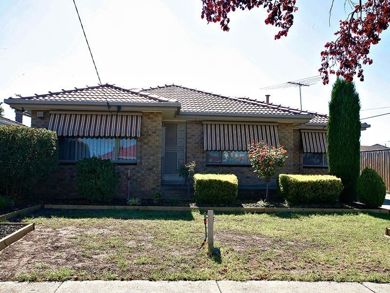 24 Mindoro Crescent, Lalor VIC 3075