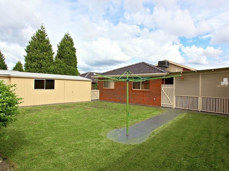 16 Prince of Wales Avenue, Mill Park VIC 3082