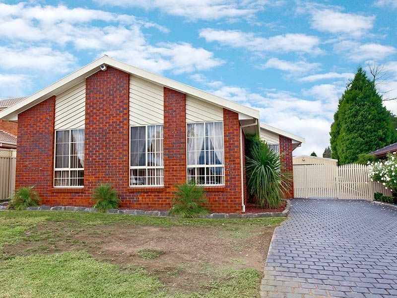 16 Prince of Wales Avenue, Mill Park VIC 3082