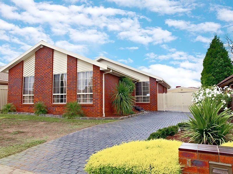 16 Prince of Wales Avenue, Mill Park VIC 3082