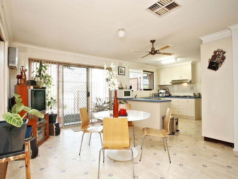 4 Hogan Place, Mill Park VIC 3082
