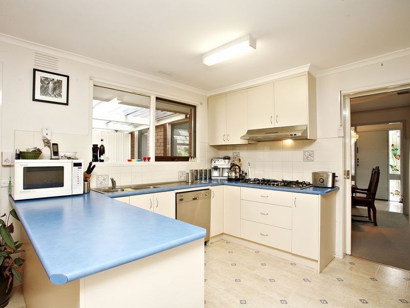 4 Hogan Place, Mill Park VIC 3082