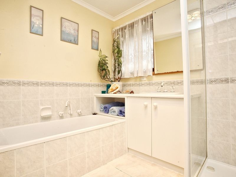 4 Hogan Place, Mill Park VIC 3082