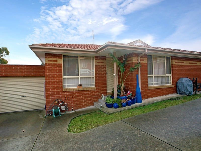 2/21 Bradley Drive, Mill Park VIC 3082