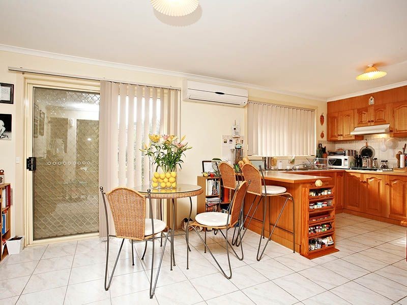 2/21 Bradley Drive, Mill Park VIC 3082