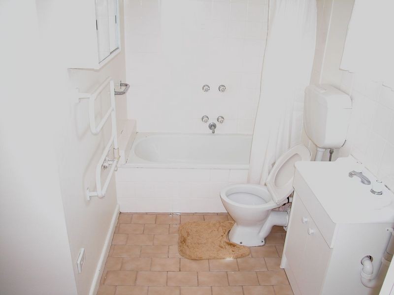 11/2 St Kinnord Street, Essendon VIC 3040