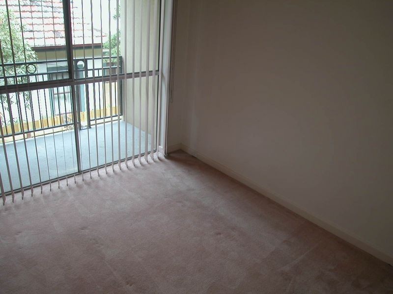 11/2 St Kinnord Street, Essendon VIC 3040