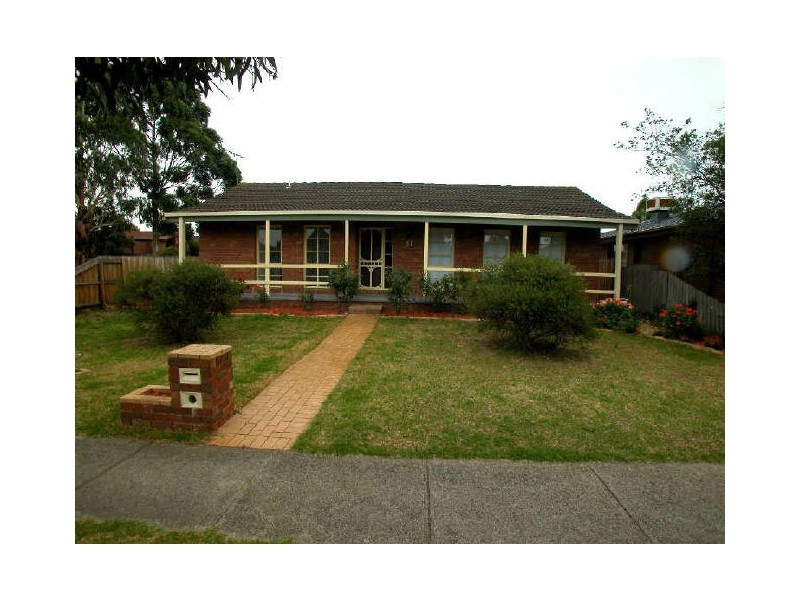 51 Cuthbert Drive, Mill Park VIC 3082