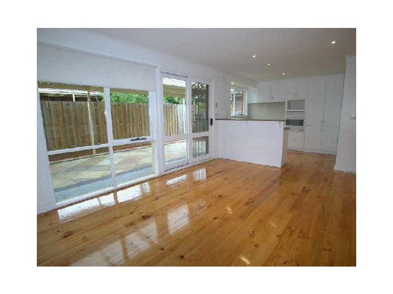 51 Cuthbert Drive, Mill Park VIC 3082