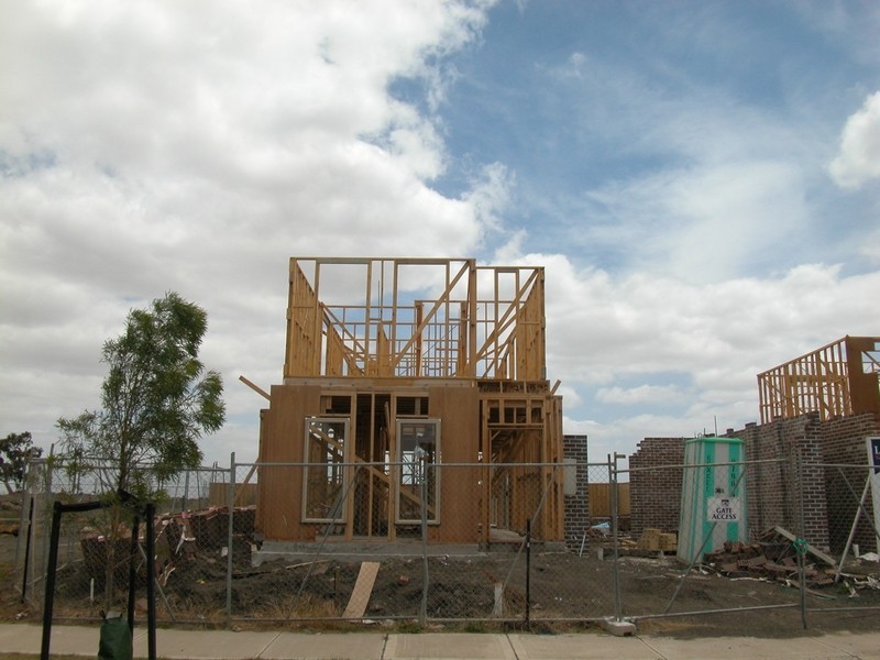 2001/ Mayflower Mews, Epping VIC 3076