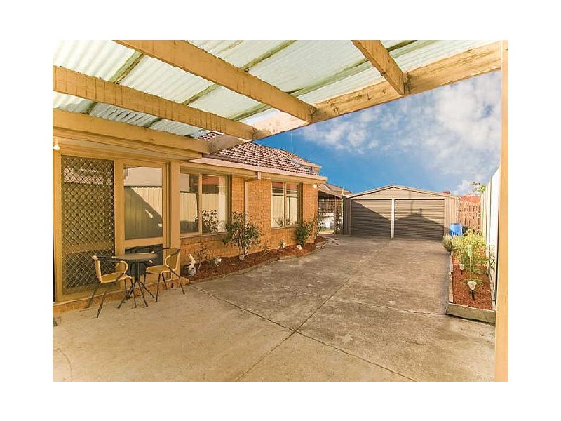 16 Centenary Drive, Mill Park VIC 3082