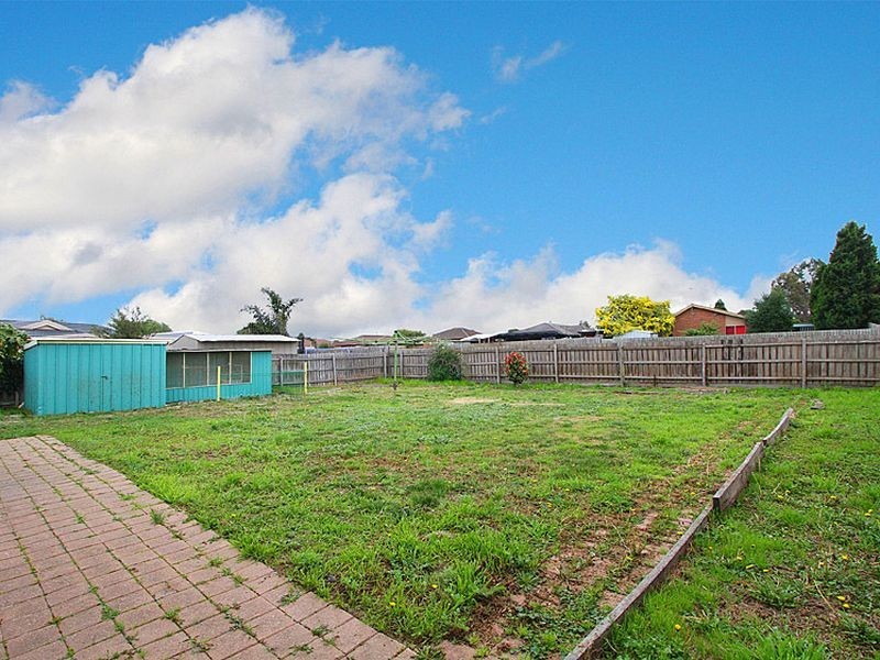 14 Tenterden Place, Mill Park VIC 3082
