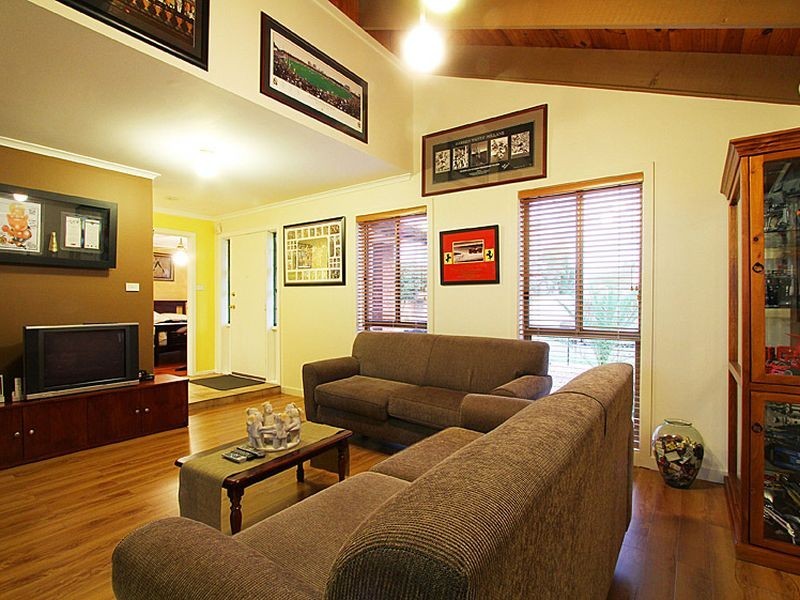 10 Newcombe Court, Mill Park VIC 3082