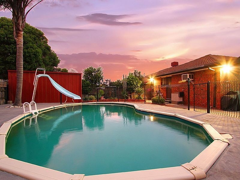 10 Newcombe Court, Mill Park VIC 3082