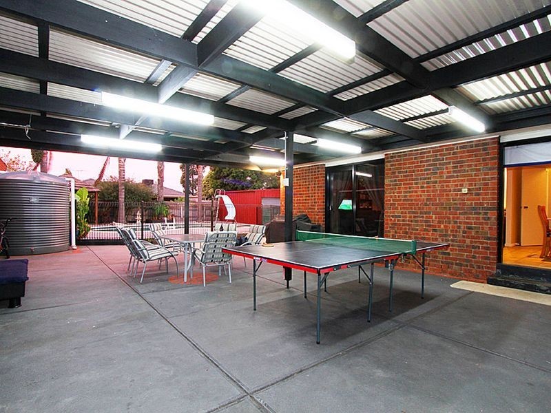 10 Newcombe Court, Mill Park VIC 3082