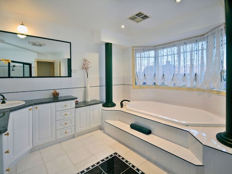 3 Truncata Court, Mill Park VIC 3082
