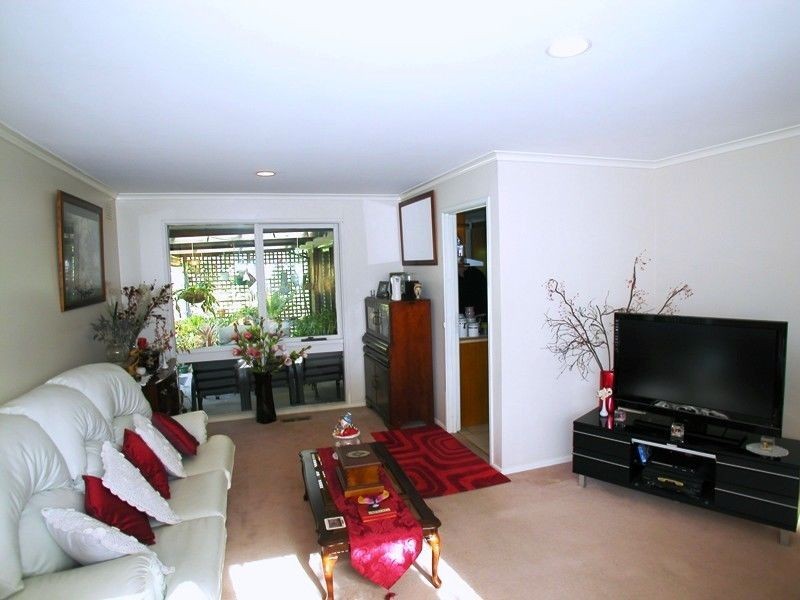 4 Fraser Close, Mill Park VIC 3082