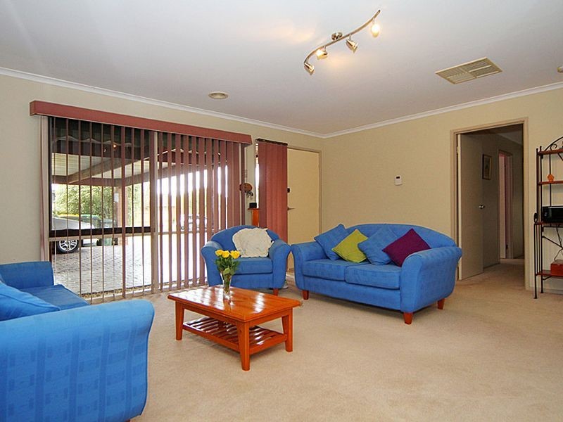 3 Bromwich Court, Mill Park VIC 3082