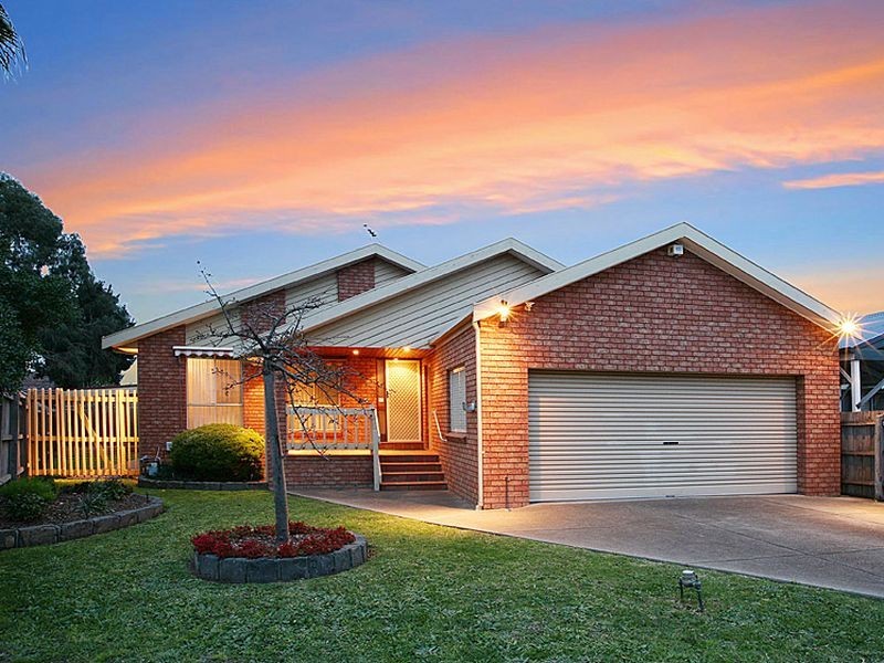 10 Magenta Court, Mill Park VIC 3082