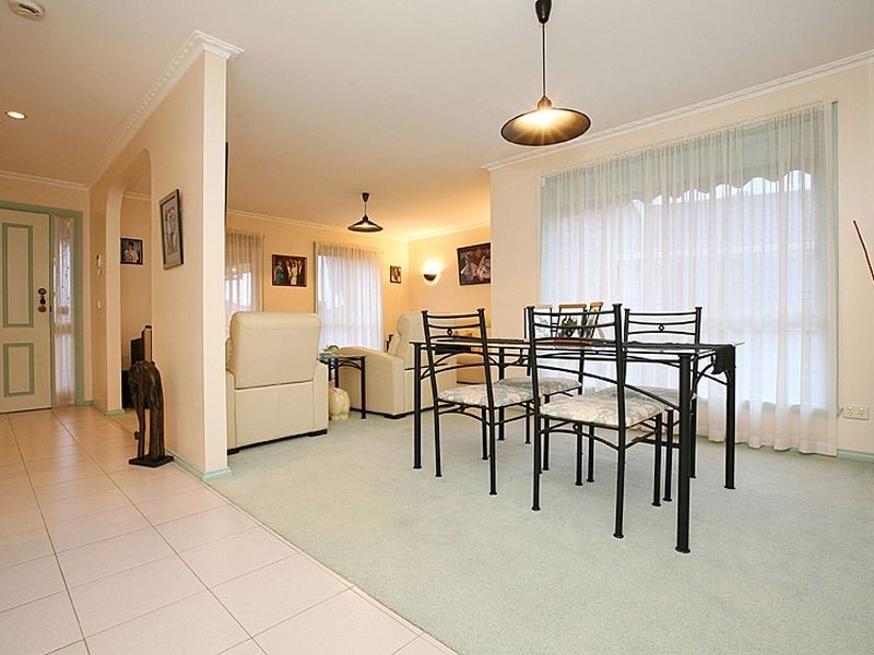 10 Magenta Court, Mill Park VIC 3082