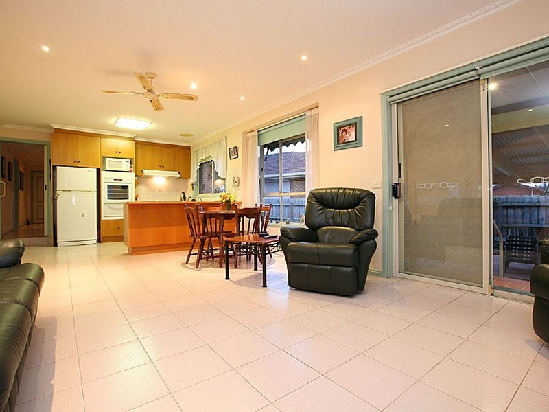 10 Magenta Court, Mill Park VIC 3082