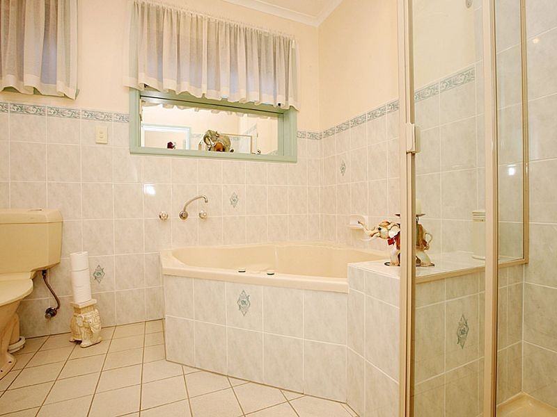 10 Magenta Court, Mill Park VIC 3082