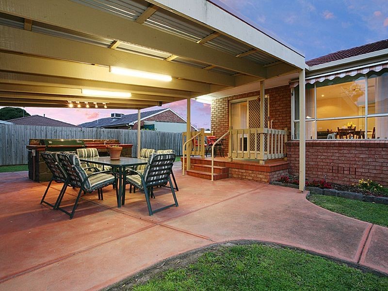 10 Magenta Court, Mill Park VIC 3082