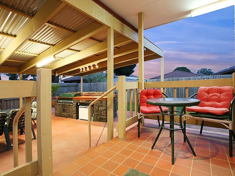 10 Magenta Court, Mill Park VIC 3082