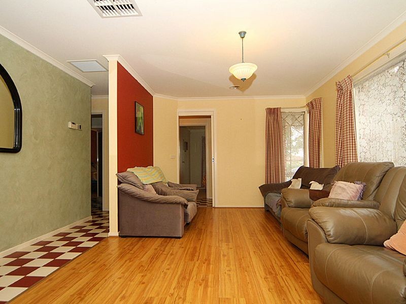 10 Border Drive, Mill Park VIC 3082