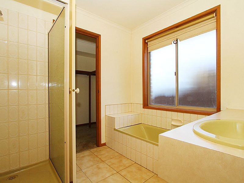46 McLaughlin Crescent, Mill Park VIC 3082