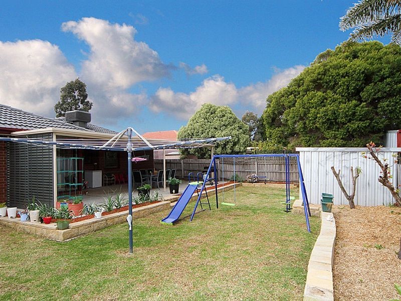 3 Bromwich Court, Mill Park VIC 3082