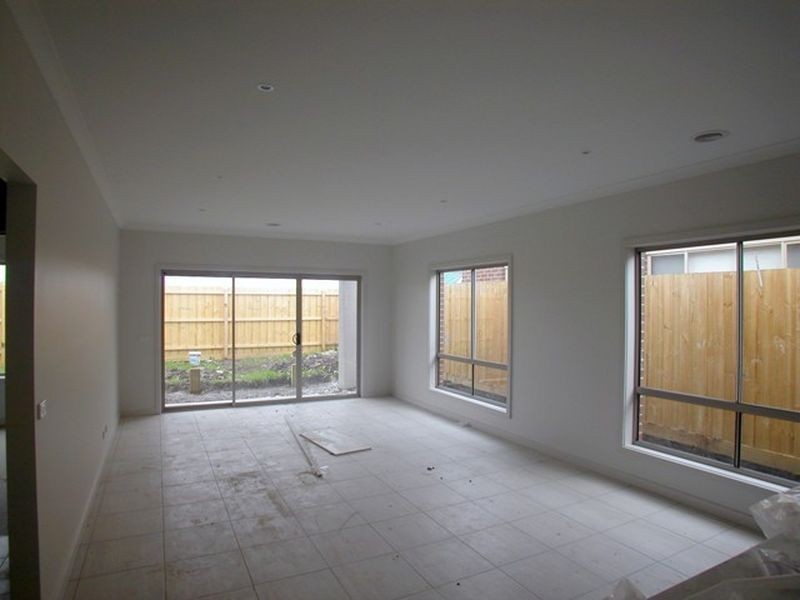 25 Lydgate Terrace, Epping VIC 3076