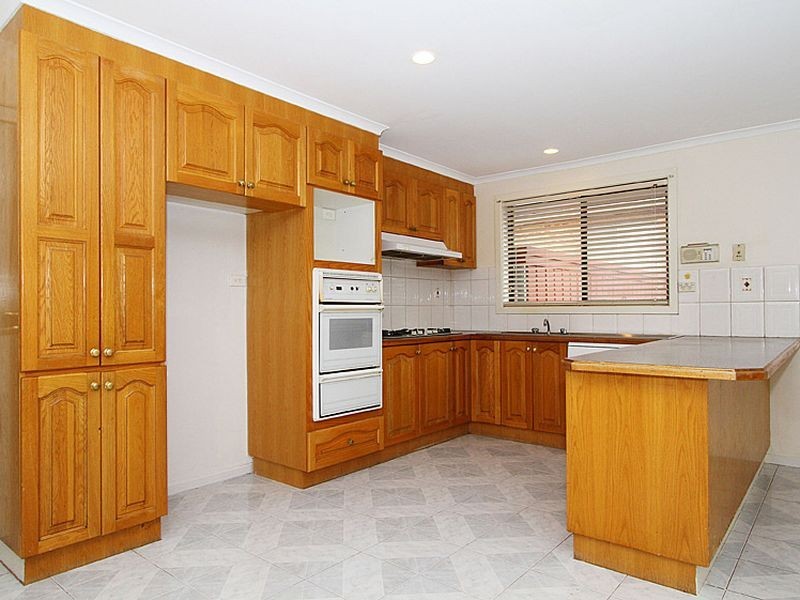 34 Bowman Drive, Mill Park VIC 3082