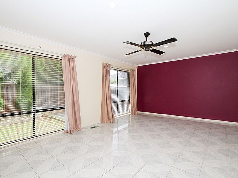 34 Bowman Drive, Mill Park VIC 3082