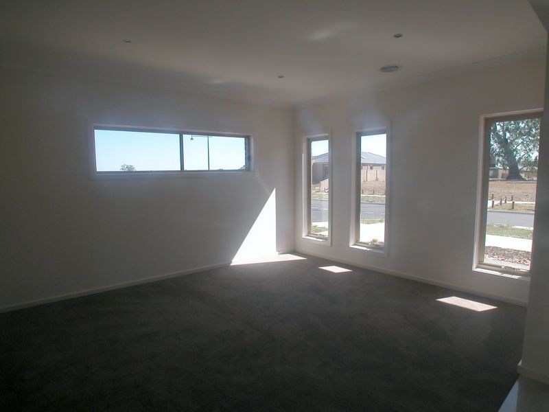 27 Wallaroo Street, Doreen VIC 3754