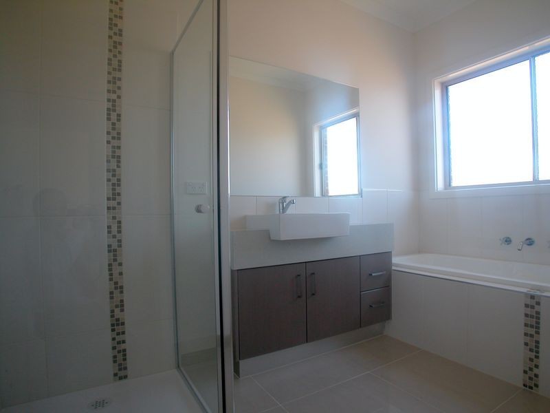 27 Wallaroo Street, Doreen VIC 3754