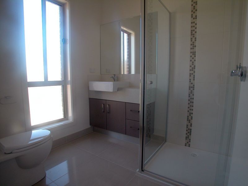 27 Wallaroo Street, Doreen VIC 3754